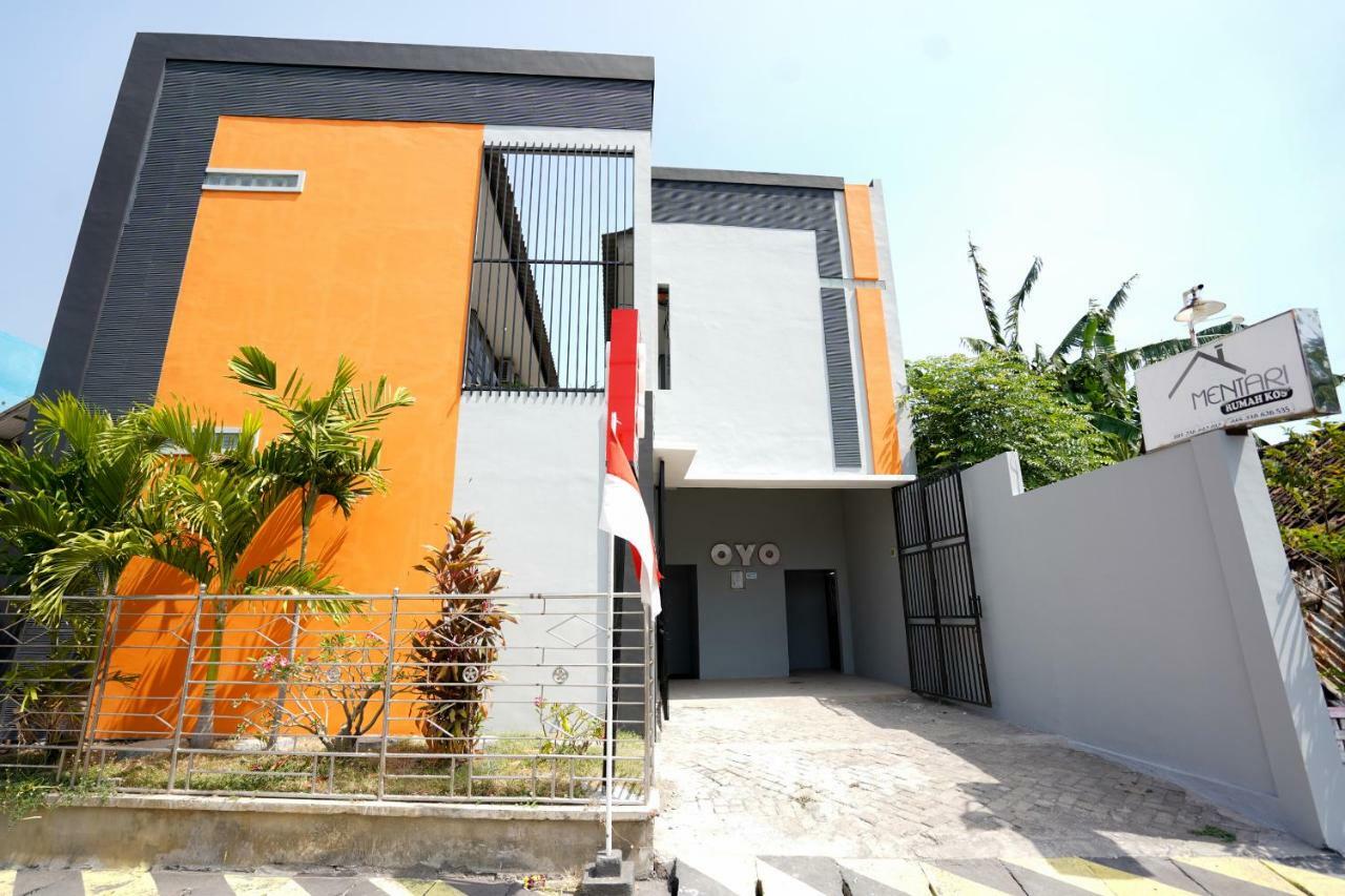 Oyo 1316 Mentari Family Homestay Probolinggo Esterno foto
