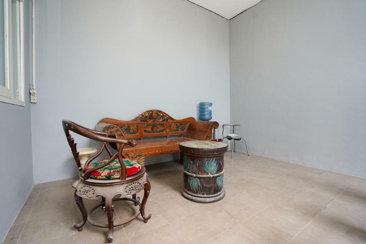 Oyo 1316 Mentari Family Homestay Probolinggo Esterno foto