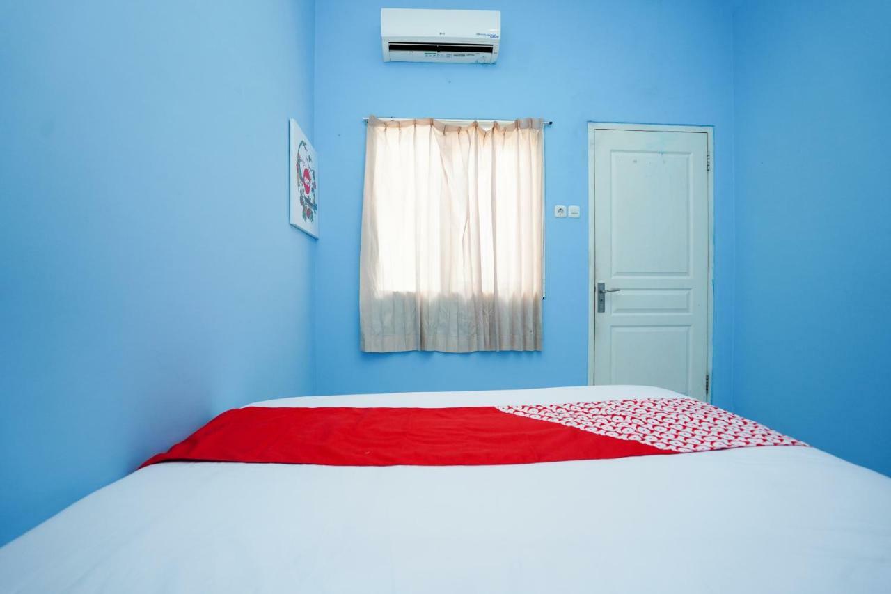 Oyo 1316 Mentari Family Homestay Probolinggo Esterno foto